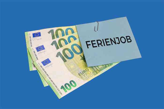100-Euro-Banknote und Ferienjob - © U. J. Alexander - stock.adobe.com